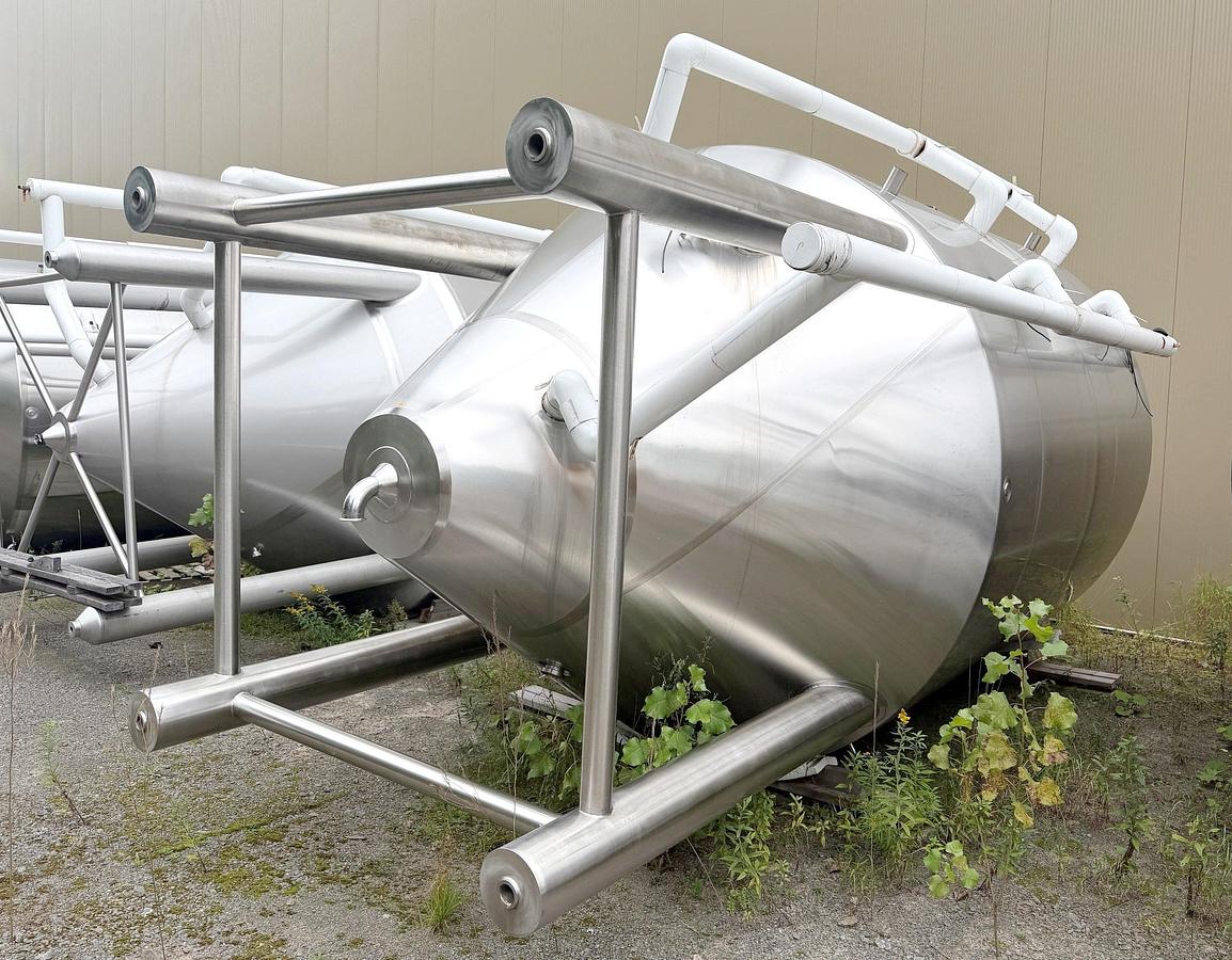 Used Used 5580 Gallon Jacketed Tank, 304 Stainless Steel