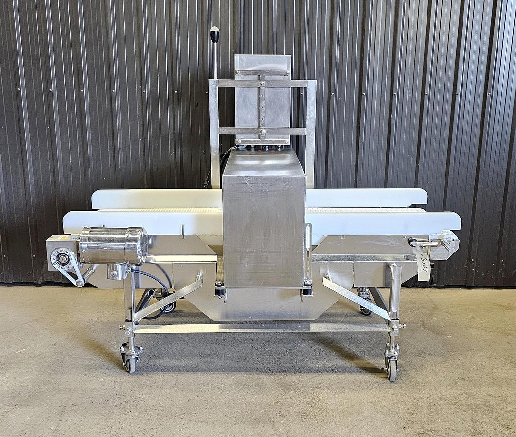 Used TCL Auction - Maple Leaf Foods - Ontario - Lot 143 - metal detector