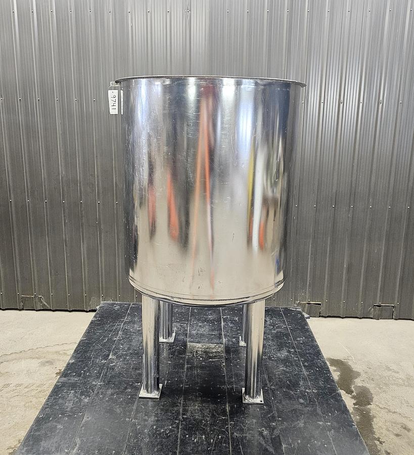 Used Used 275 Gallon Tanks, 304 Stainless Steel