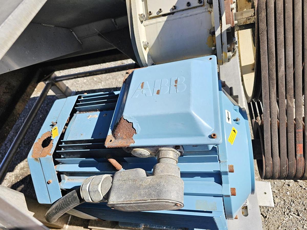 Used Used Super Titan Grinder, 100 HP