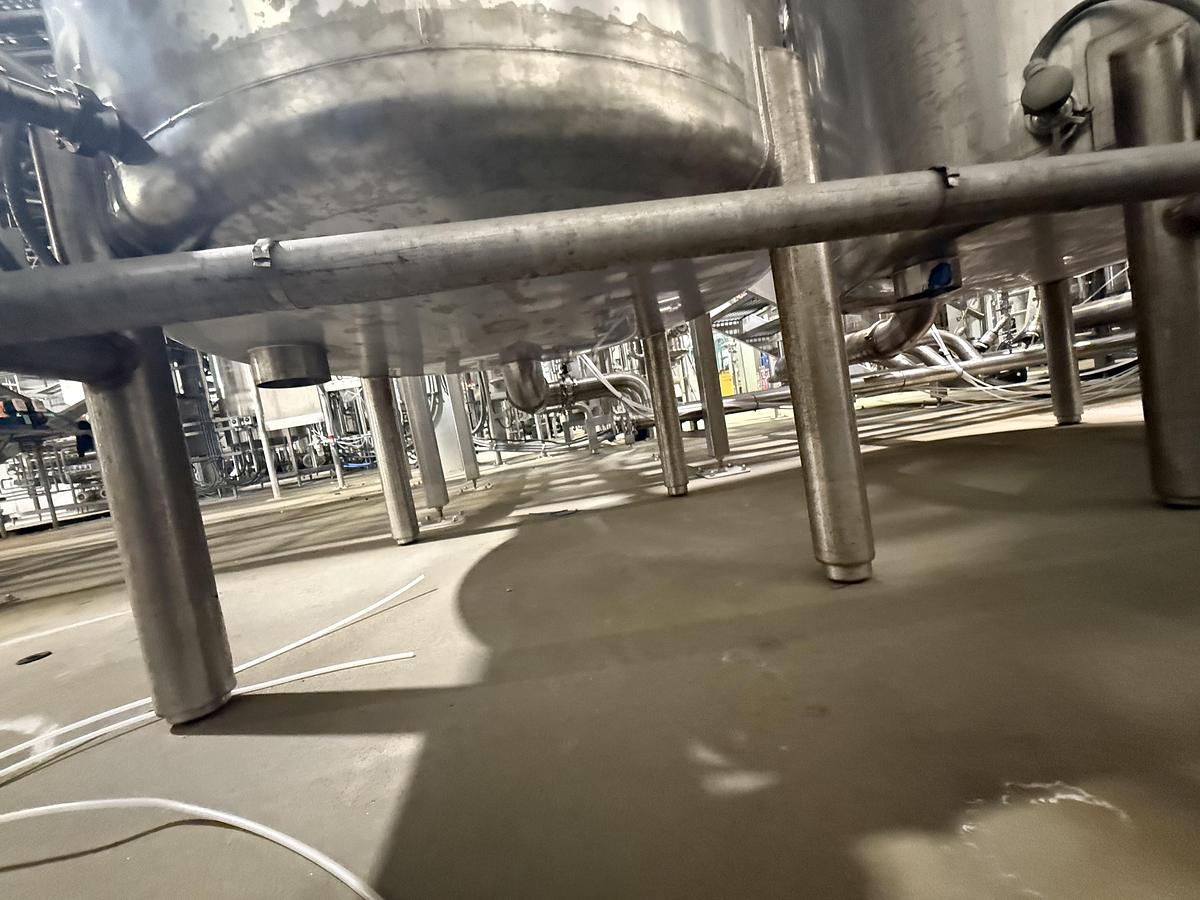 Used Used 1000 Gallon Tank, 316L Stainless Steel