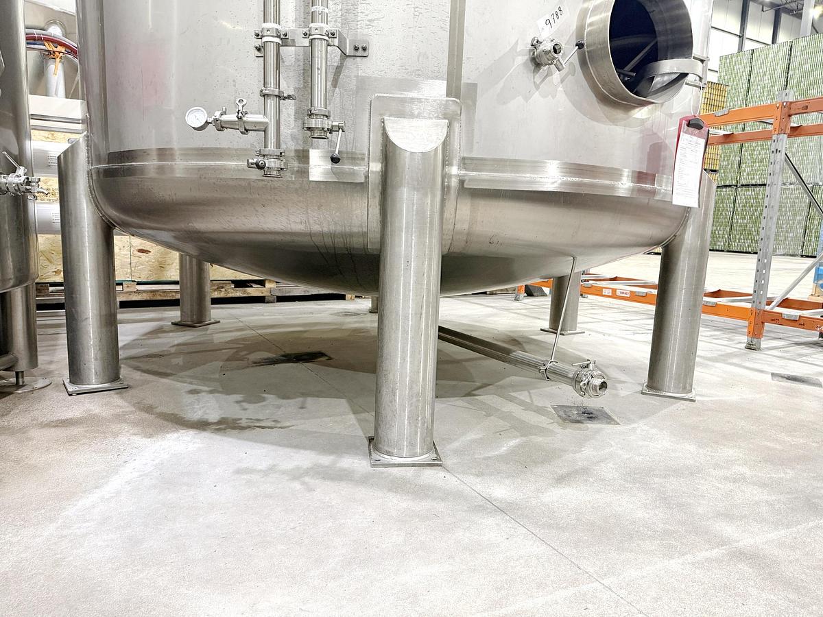 Used Used 13,208 Gallon Tank, 304 Stainless Steel