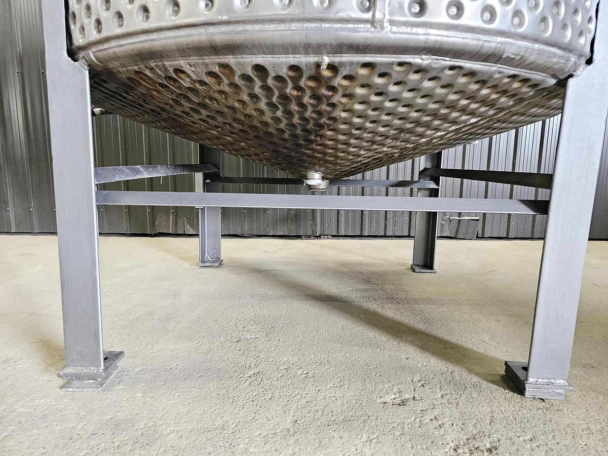 Used Used 630 Gallon Jacketed Tank, 304 Stainless Steel, With Mixer