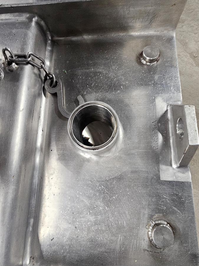 Used Aaron Posnik Connecticut - Lot 121 - Lee tank with mixer