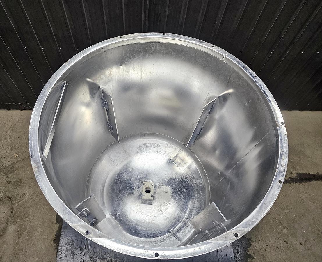 Used Used 275 Gallon Tanks, 304 Stainless Steel