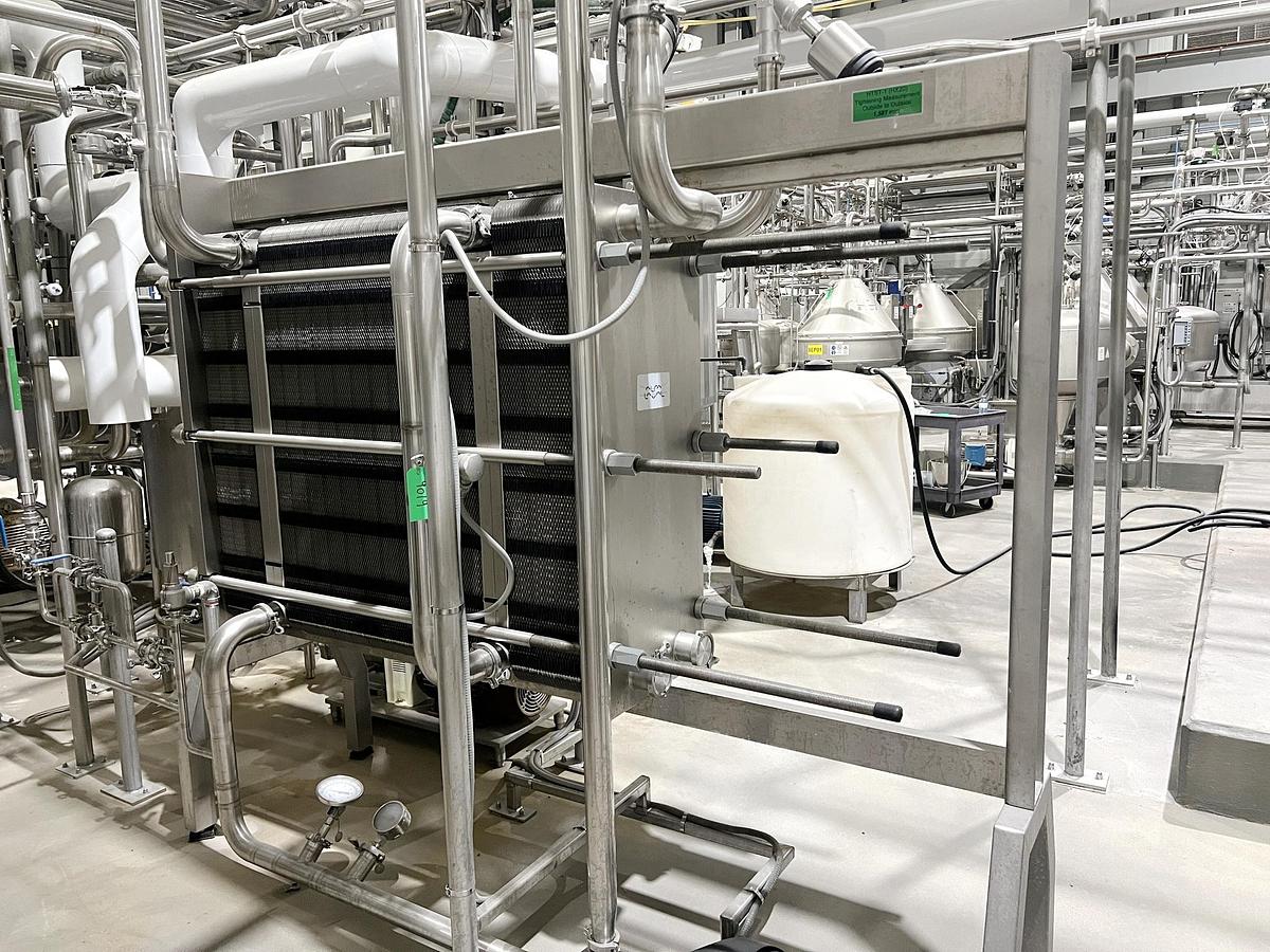 Used Used Alfa Laval Plate Heat Exchanger, Model Front6-FRD, 920.3 Sq.ft