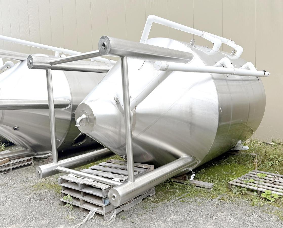 Used Used 5580 Gallon Jacketed Tank, 304 Stainless Steel