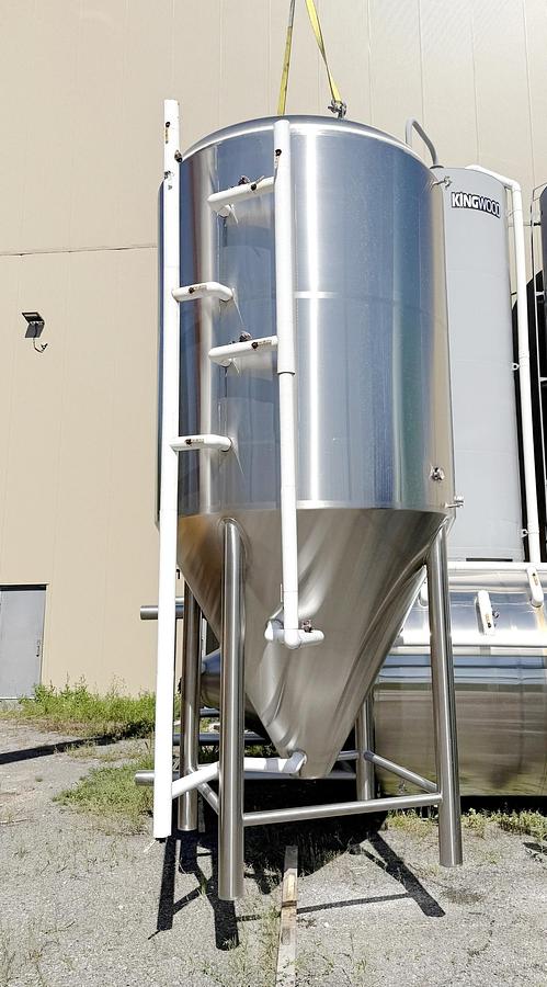 Used Used 2290 Gallon Jacketed Tank, 304 Stainless Steel