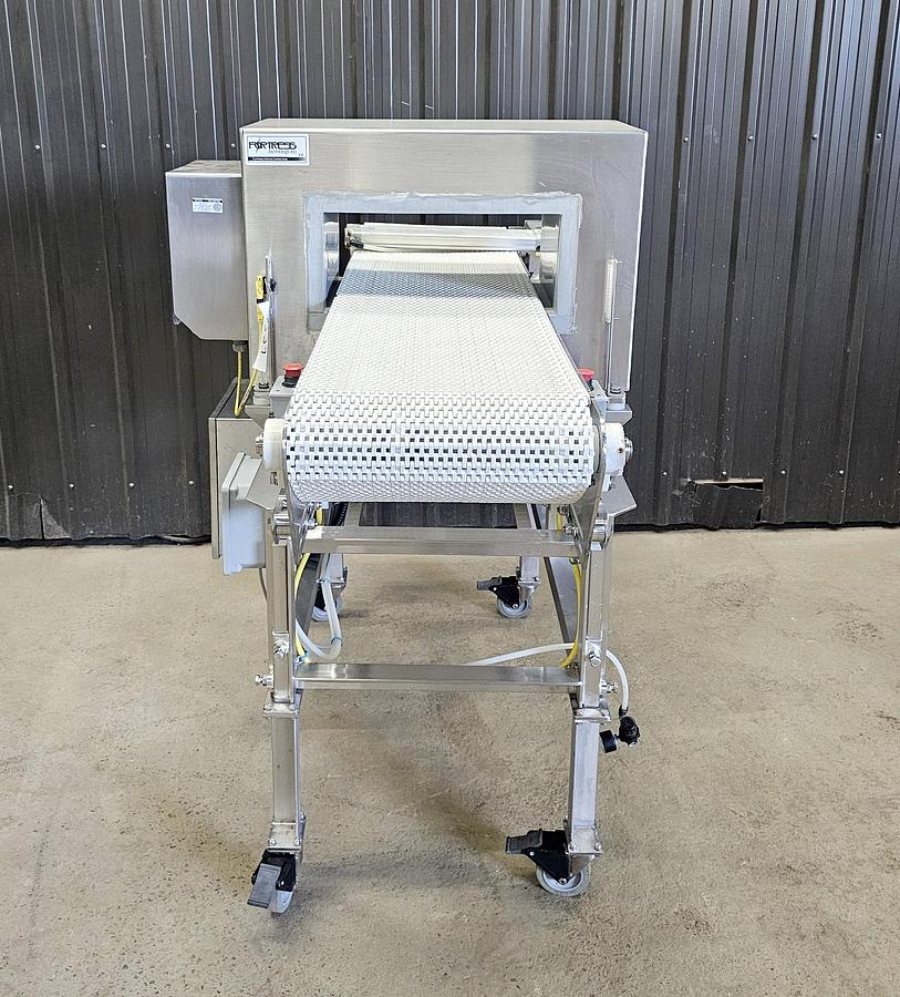 Used TCL Auction - Maple Leaf Foods - Ontario - Lot 151 - metal detector