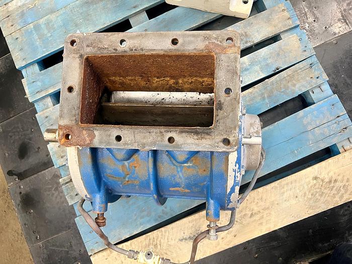 Used USED ROTARY AIR LOCK VALVE, SIZE: 5" X 10", CARBON STEEL