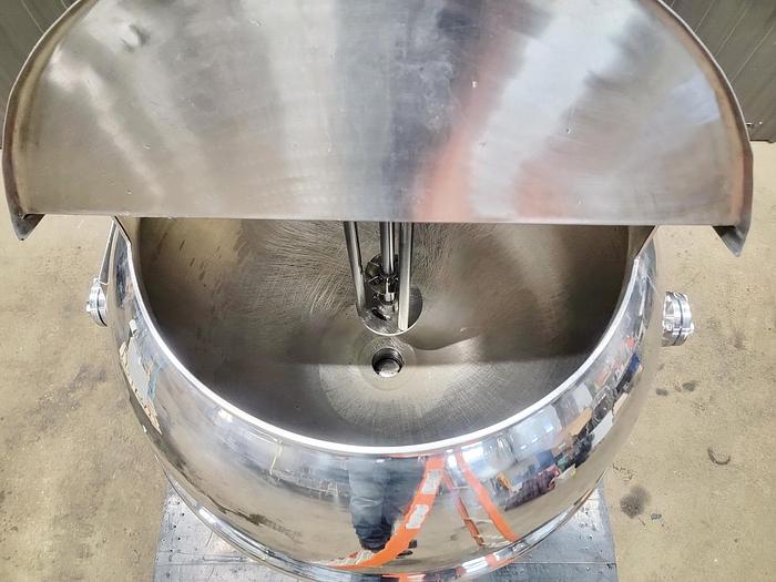 Used USED 200 GALLON JACKETED KETTLE, 316 STAINLESS STEEL, WITH SCRAPE AGITATION & MIXER