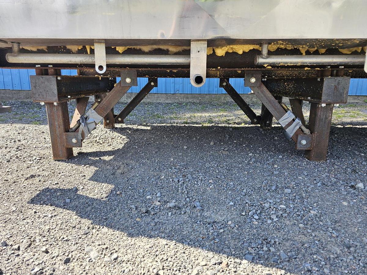 Used Used 2000 Gallon Jacketed Tank, 3 Compartments With Mixers, Flavor Tank