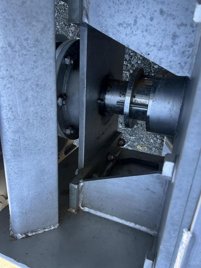 Used Used Screw Conveyor, 24’’ Diameter x 252’’ Long