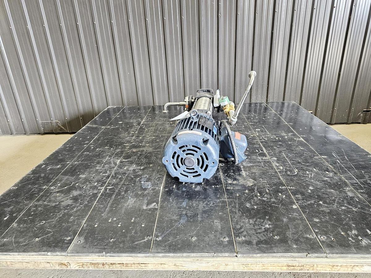 Used West Auction California - Lot DA-1114 Vertical Booster Pump