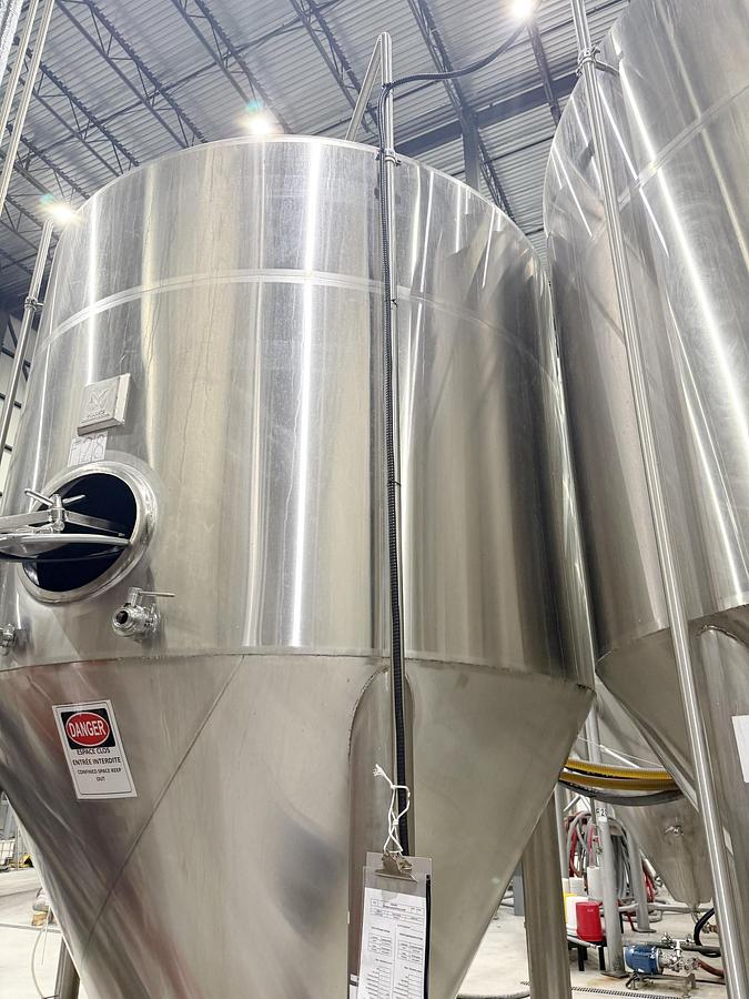 Used Used 2500 Gallon Jacketed Tank, 304 Stainless Steel