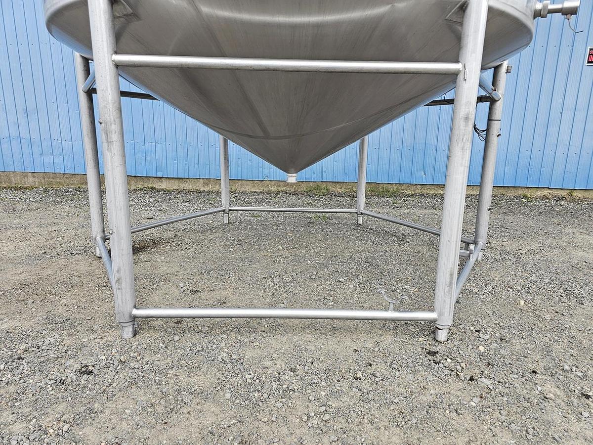 Used Used 6000 Gallon Tank, Stainless Steel