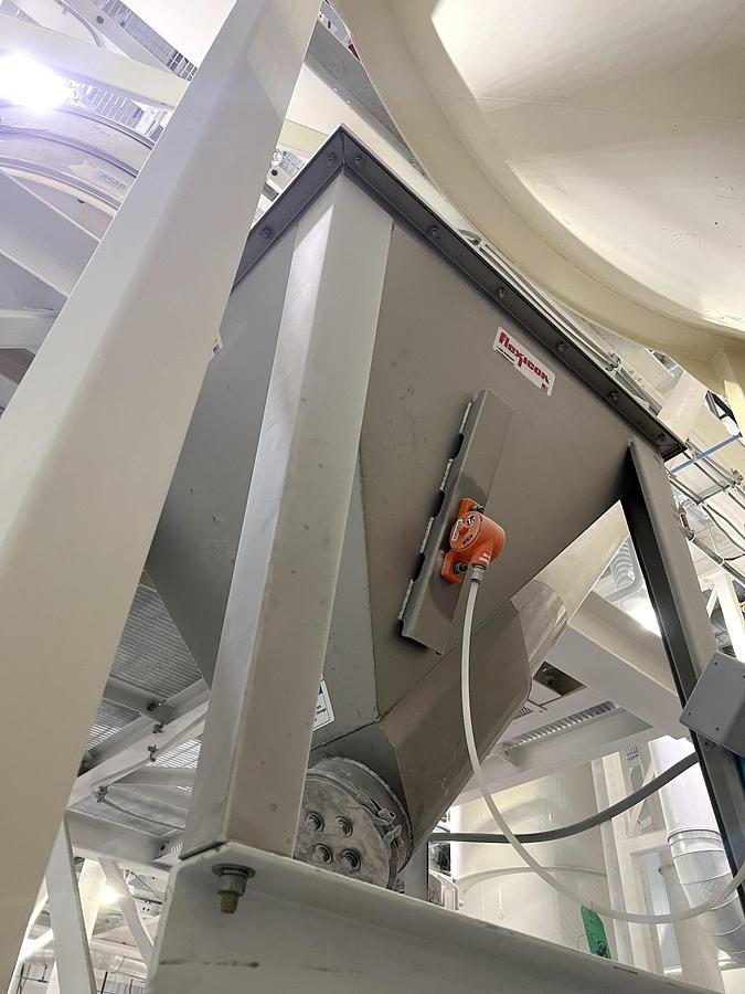 Used Used Flexicon Screw Conveyor & Stainless Steel Hopper