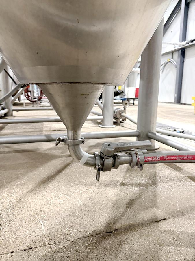 Used Used 4000 Gallon Jacketed Tank, 304 Stainless Steel