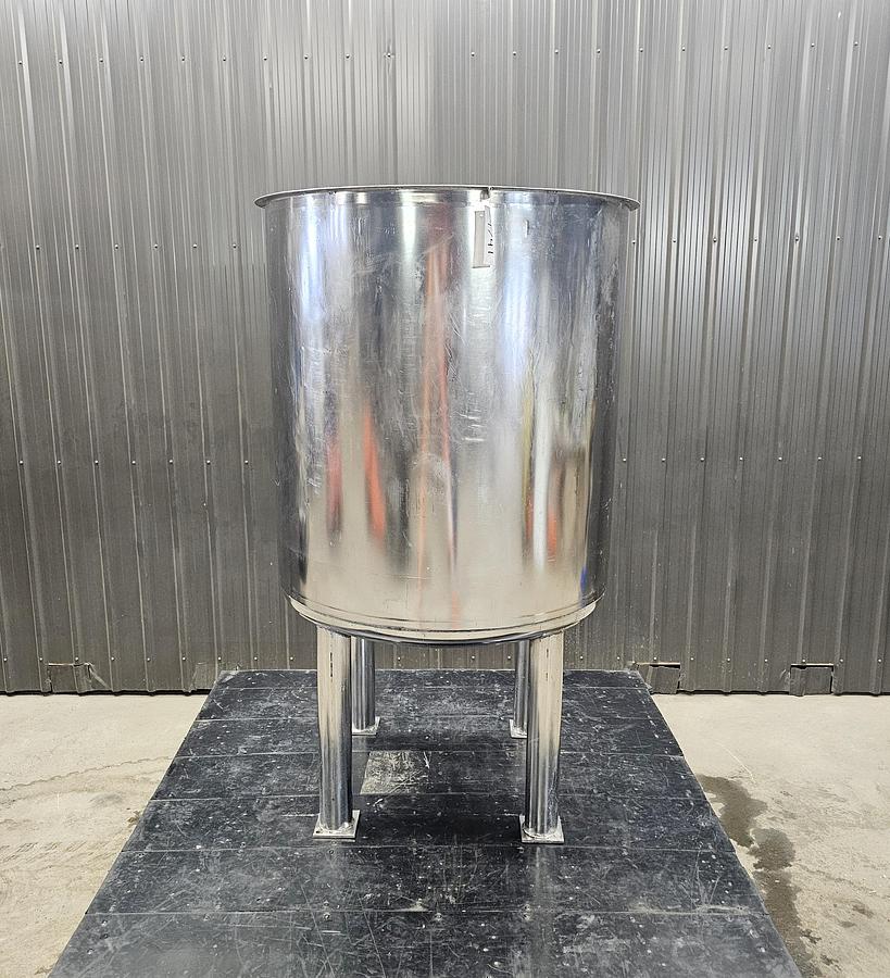 Used Used 275 Gallon Tanks, 304 Stainless Steel
