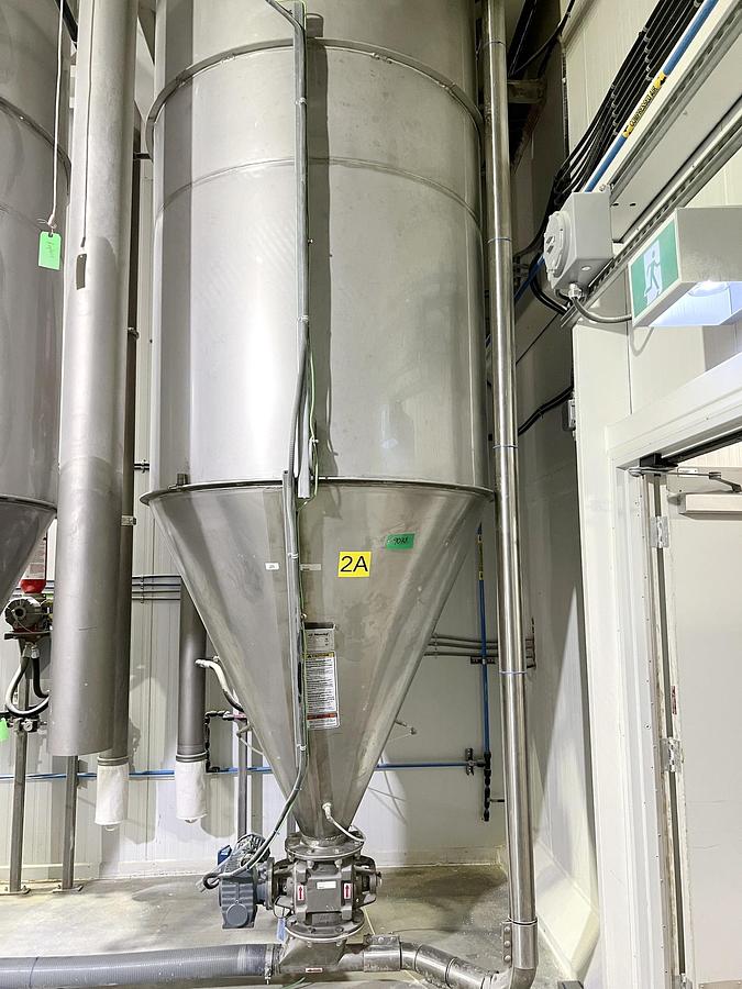 Used Used 1877 Gallon Tank (250.9 Cu.Ft. Silo), 304L Stainless Steel