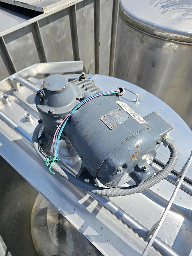 Used Used 360 Gallon Jacketed Tank, 304 Stainless Steel, With Mixer