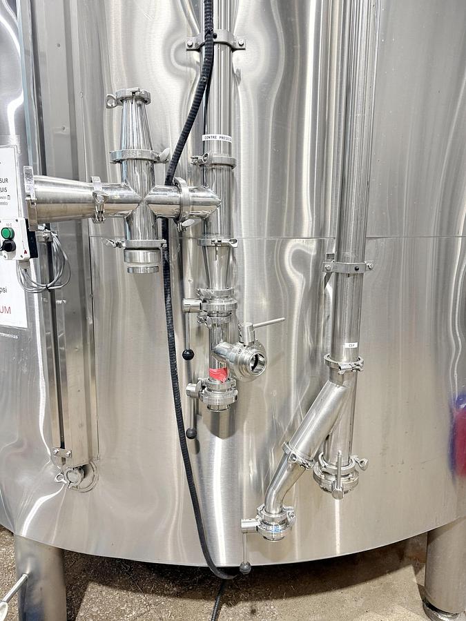 Used Used 13,208 Gallon Tank, 304 Stainless Steel, With Heat Exchanger & Pump