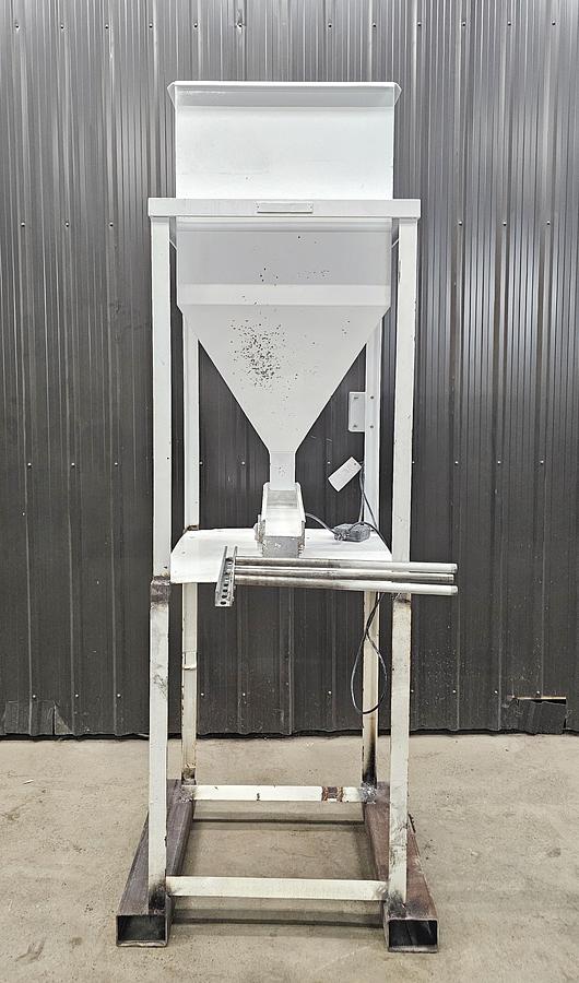 Used Levy Recovery Group Michigan - hopper and vibrator