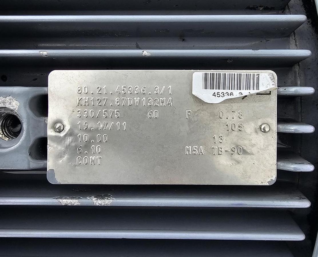 Used Used 7925 Gallon Jacketed Tank, 304 Stainless Steel, With Mixer