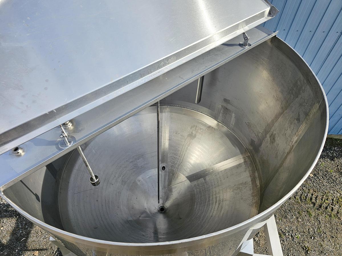 Used TCL Auction - Maple Leaf Foods - Ontario - Lot 26 - Tank