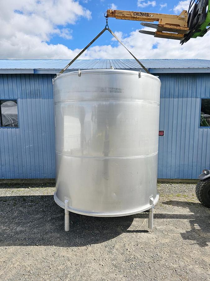 Used Used 5280 Gallon Tank, 304 Stainless Steel