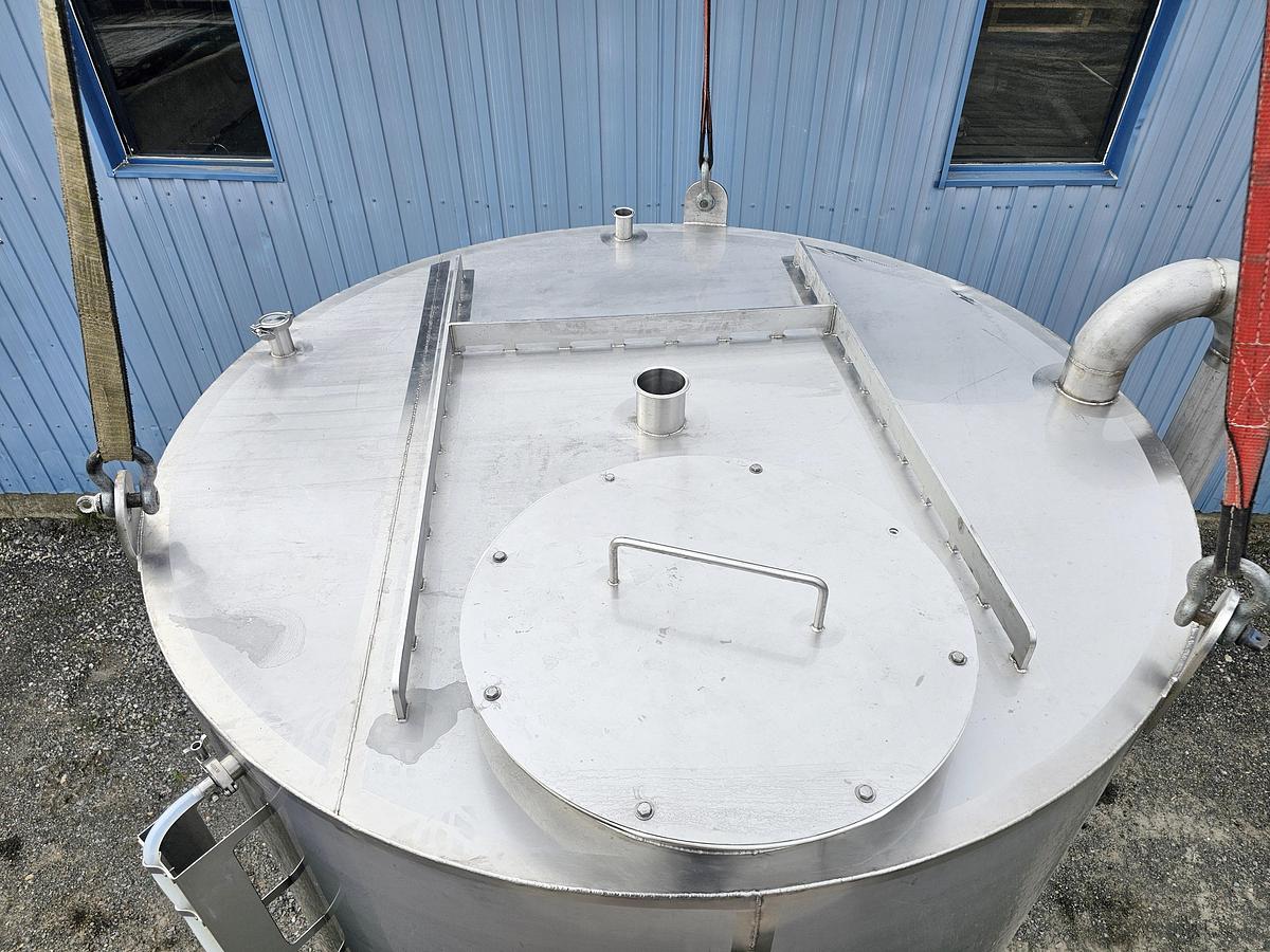 Used Used ADI Laval 2100 Gallon Tank, 304 Stainless Steel