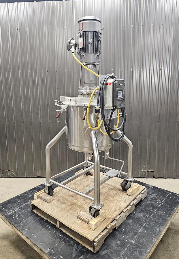 Used Aaron Posnik Connecticut - Lot 121 - Lee tank with mixer