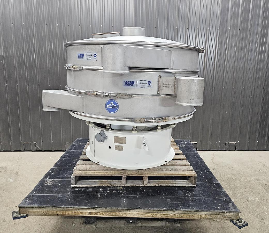 Used TCL Saint-Pie, Quebec - lot 38 - sweco screen