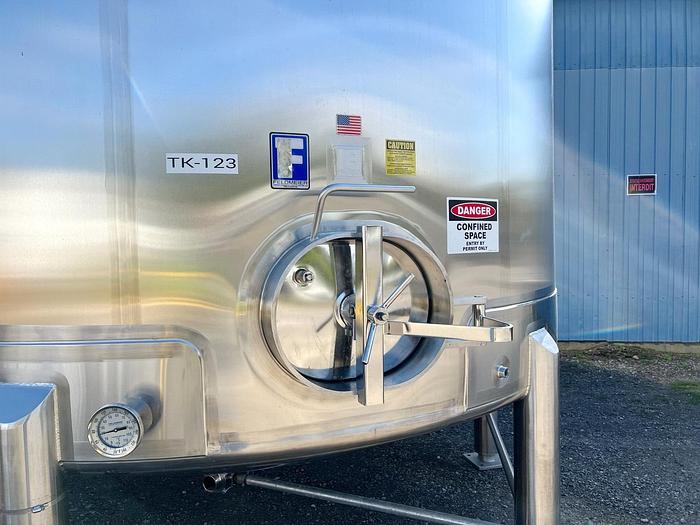 Used Used 10,000 Gallon Feldmeier Tank, Stainless Steel, With Mixer