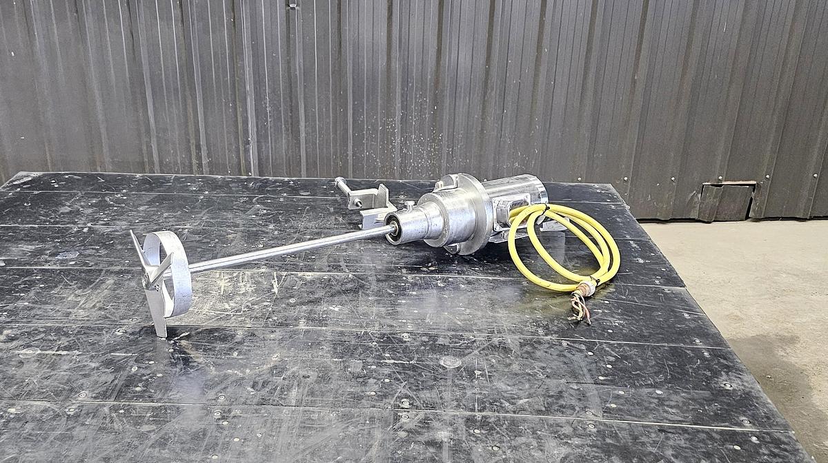 Used Used clamp-on mixer