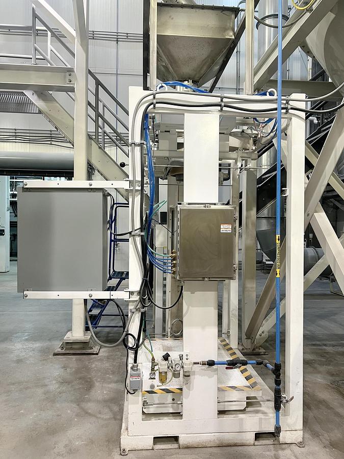 Used Used Magnum Systems IBC-3000 Bulk Bag Filling Station