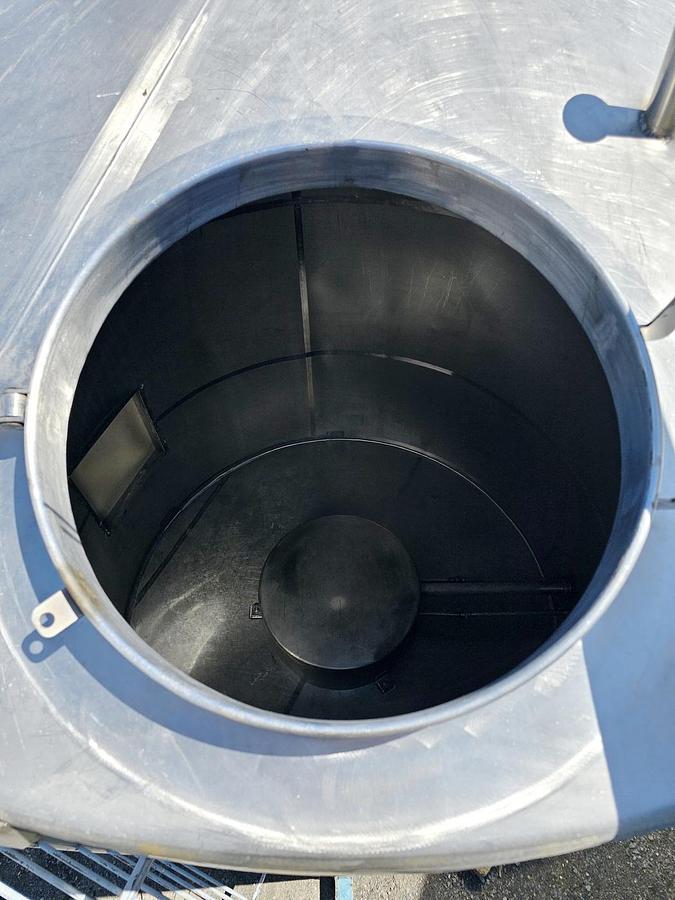 Used Used 5000 Gallon Tank, Stainless Steel