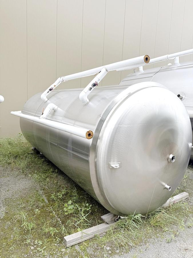 Used Used 2480 Gallon Jacketed Tank, 304 Stainless Steel