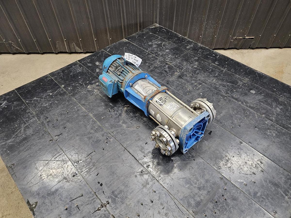 Used Used Goulds Centrifugal Inline Pump, 2'' x 2'', 5 HP