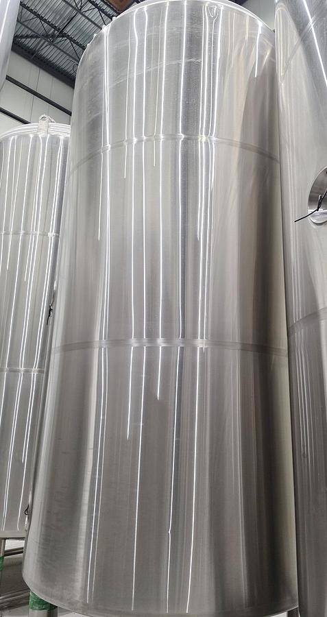Used Used 4000 Gallon Jacketed Tank, 304 Stainless Steel, Electrically Heated