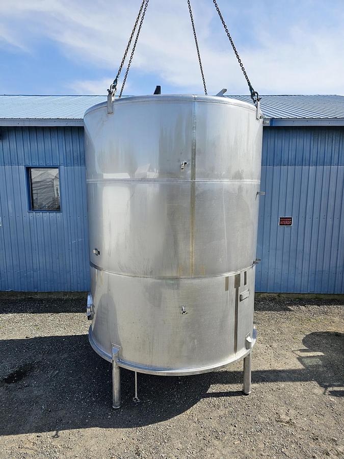 Used Used 5280 Gallon Jacketed Tank, 304 Stainless Steel
