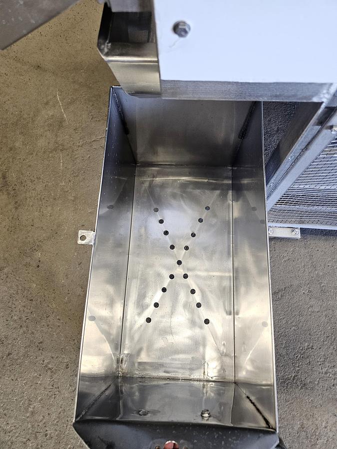 Used TCL Auction - Maple Leaf Foods - Ontario - Lot 138 - metal detector