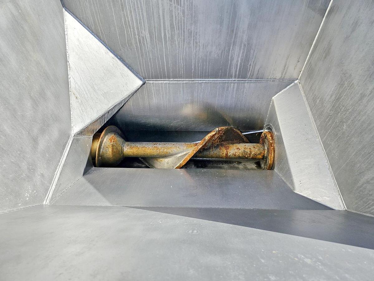 Used Used Super Titan Grinder, 100 HP