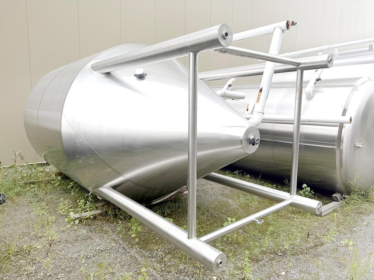 Used Used 2480 Gallon Jacketed Tank, 304 Stainless Steel