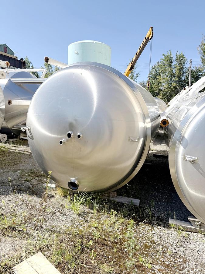 Used Used 2480 Gallon Jacketed Tank, 304 Stainless Steel