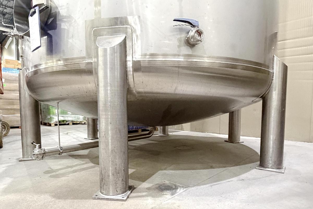 Used Used 13,208 Gallon Tank, 304 Stainless Steel