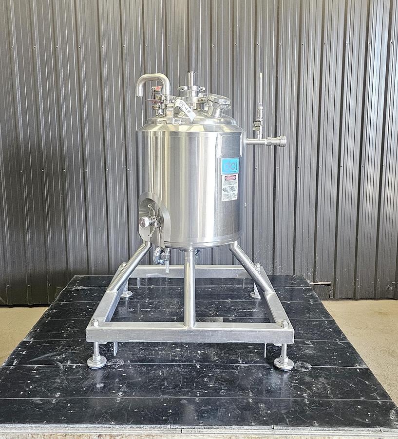 Used Heritage Global Auctions (Hagerstown MD) Lot 741 - Tank