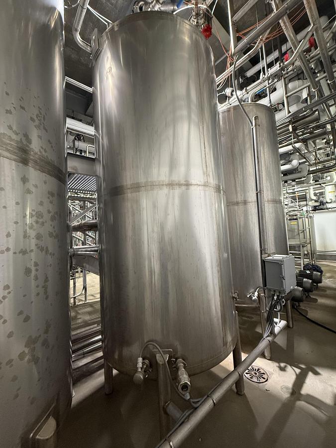 Used Used 1000 Gallon Tank, 316L Stainless Steel