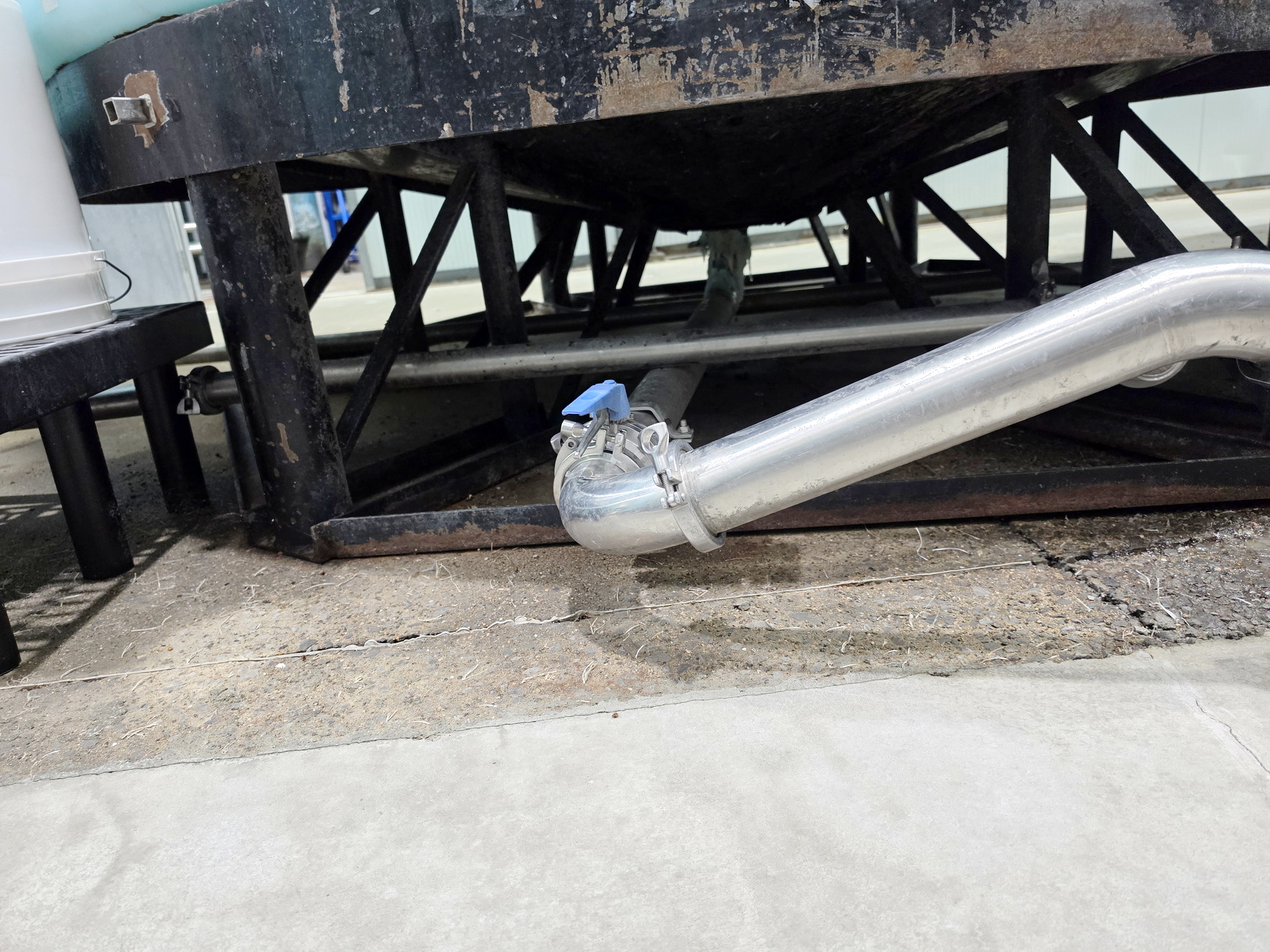 Used Used 6000 Gallon Tank, Reinforced Polypropylene