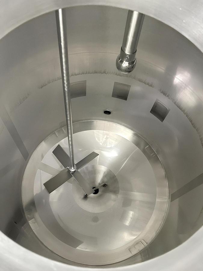 Used Used 600 Gallon Tank, 316L Stainless Steel, With Mixer & Pump